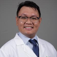 Robert Le, MD headshot